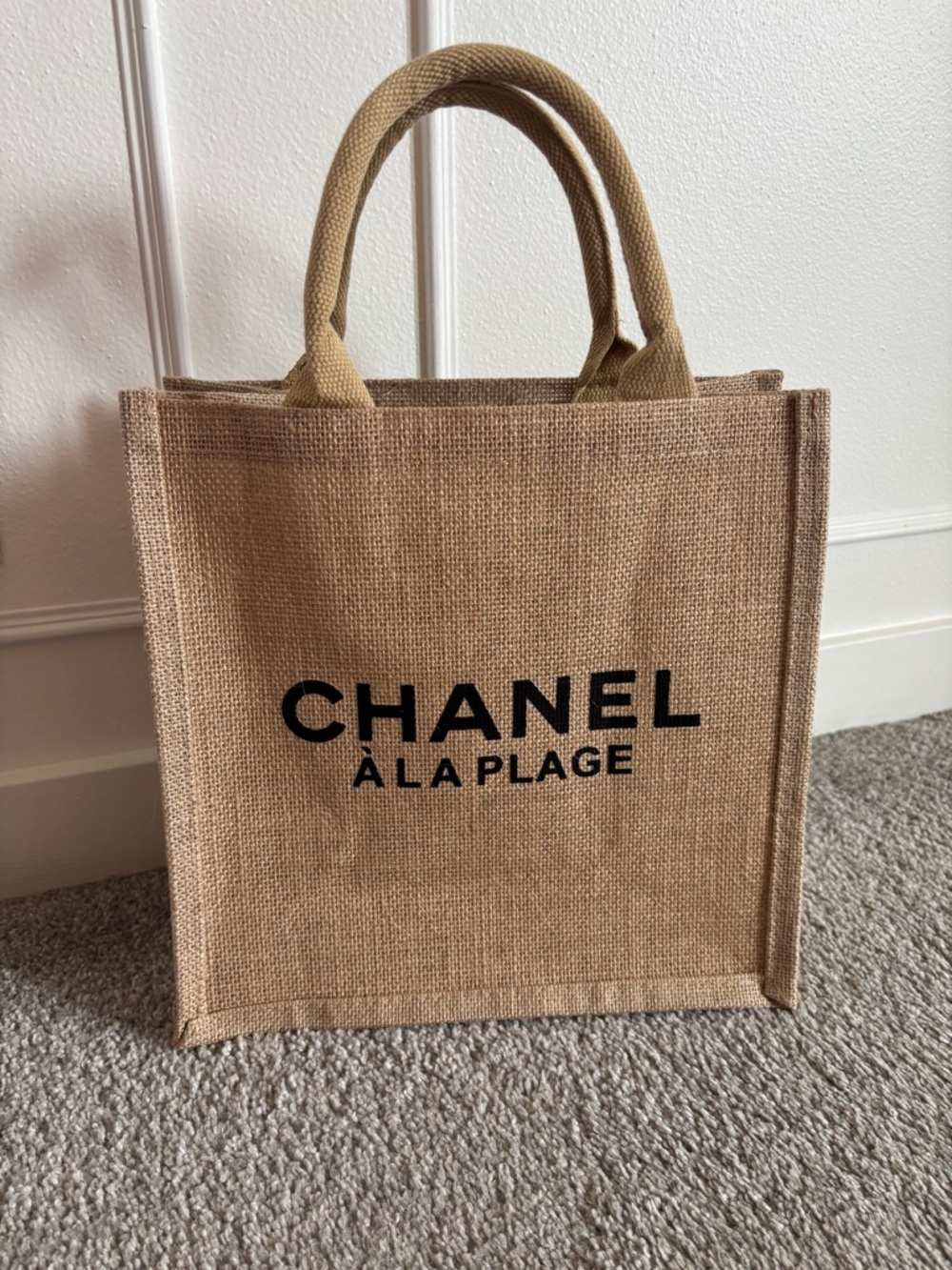CHANEL Jute Tote Bag in Natural and Black